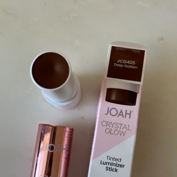 JOAH Crystal Glow Deep Golden Tinted Luminizer Stick - Picture 2 of 4